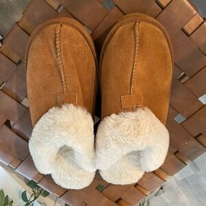 Cozy Tan Suede Mules with Cream Fur Lining